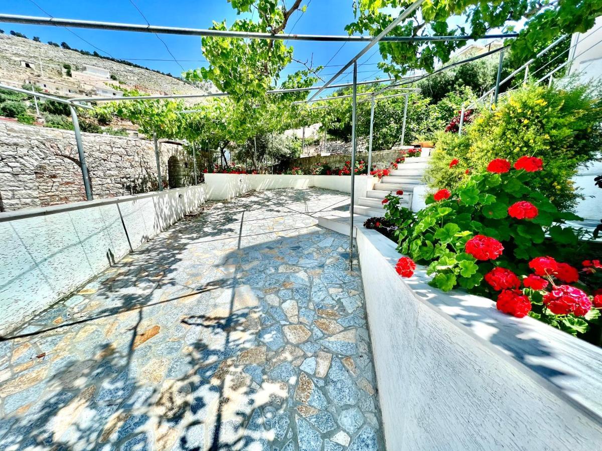 Propery Under Renovation Apartment Sarandë Exterior foto